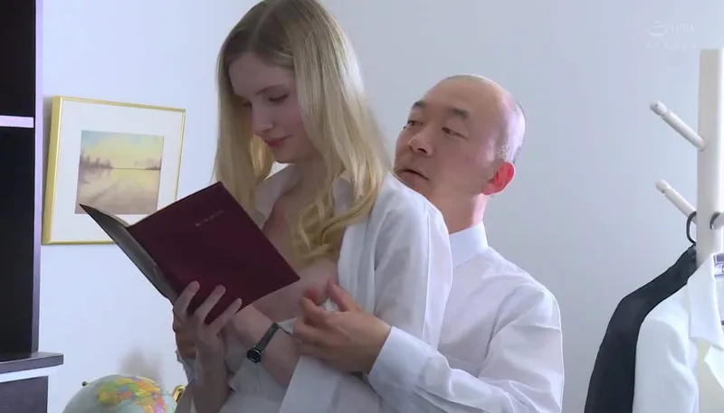 Bà xã chấp nhận làm con ghệ cho đối tác của chồng yêu để trả nợ